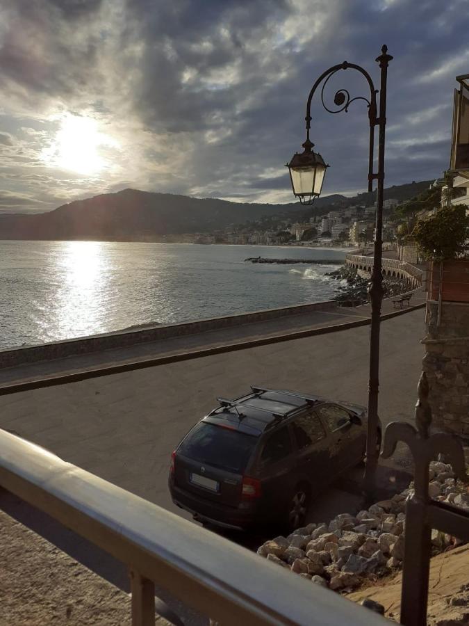 Apartament Cadorna Fronte Mare Alassio Zewnętrze zdjęcie