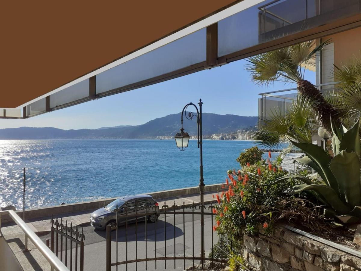Apartament Cadorna Fronte Mare Alassio Zewnętrze zdjęcie